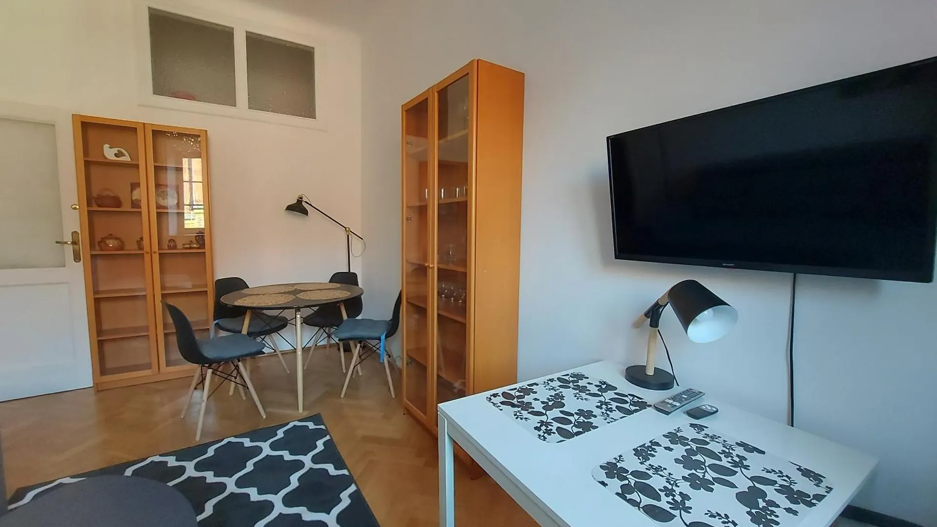 Warsaw Holiday Apartment